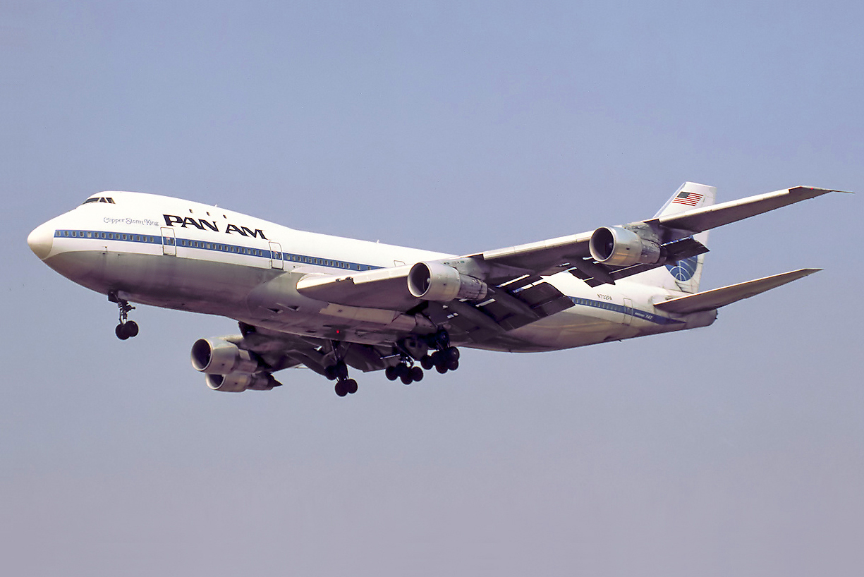 Pan_Am_Boeing_747-121_N732PA_Bidini